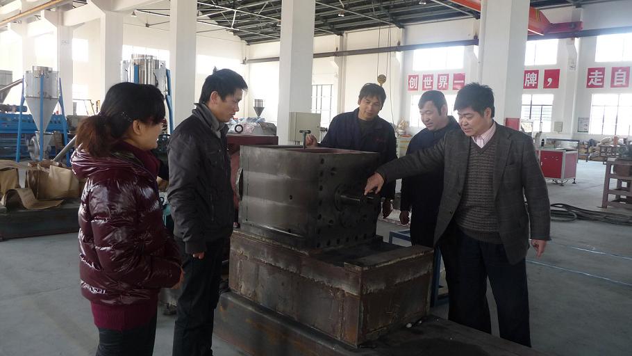 天空(中国)公司以“创建学习型党组织”为抓手，推动“企业科技创新”.jpg